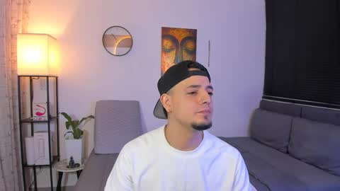 kendel_dimitri online show from May 25, 4:07 am
