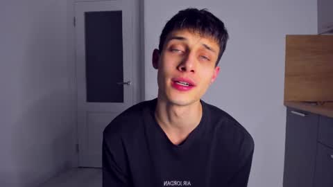 Peter     online show from November 29, 1:18 am