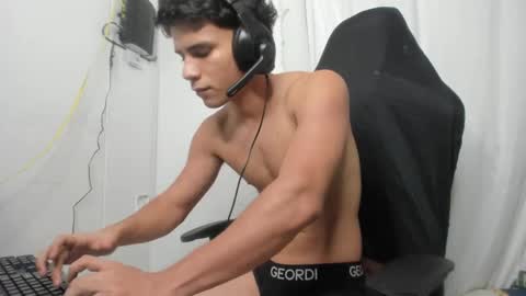 kevin_adrian01 online show from June 1, 3:07 am