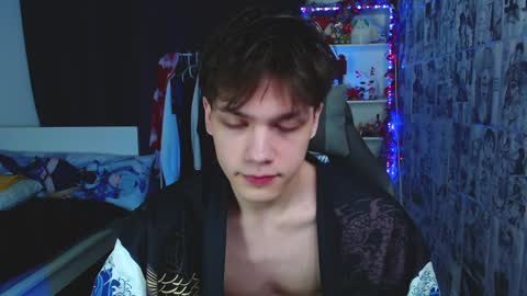 Snapshot of kevin_joestar chatting on December 15, 4:51 am Kevin online show from December 15, 4:51 am
