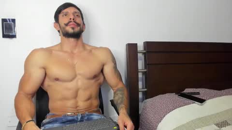 kevin_malone22 online show from November 17, 4:15 am