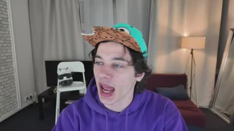 kevinstrike online show from April 15, 8:42 pm