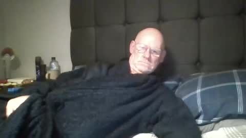 kevlooking4sez online show from April 25, 12:24 am