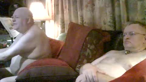 kevydaddyhubby2 online show from April 16, 5:07 am