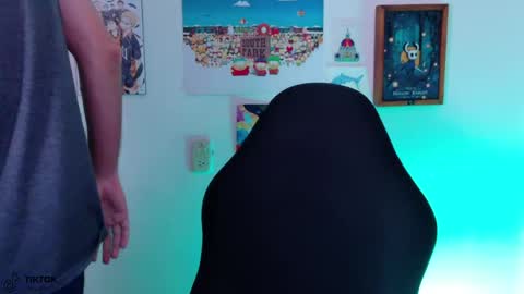 khozler_ online show from June 6, 2:17 am
