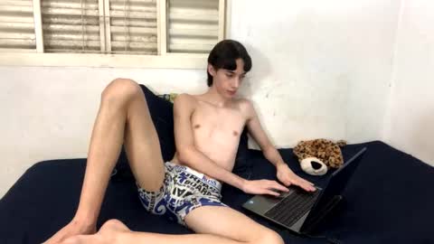 kiantwink online show from December 5, 8:23 pm