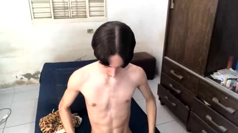 kiantwink online show from December 18, 4:42 am