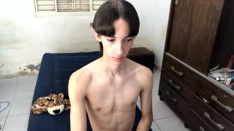 kiantwink online show from December 17, 6:02 am