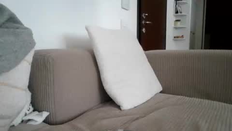 Snapshot of kikkus01 chatting on October 16, 11:51 am kikkus01 online show from October 16, 11:51 am