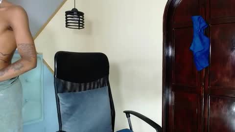 Snapshot of kilian_xx chatting on February 15, 12:22 pm Kilian xxx online show from February 15, 12:22 pm