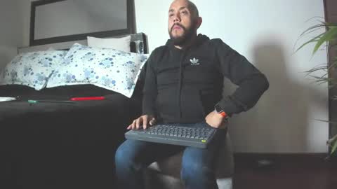 king_bear_25 online show from February 27, 3:07 am