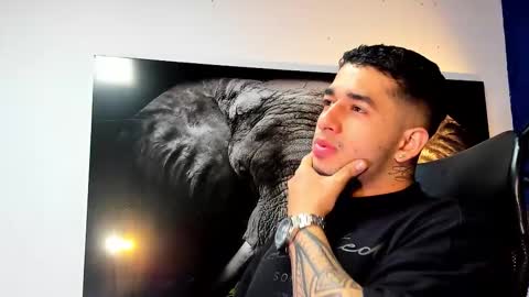 Angel Falconer online show from November 26, 3:20 am