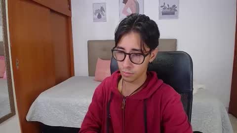 kingdanny_8 online show from November 30, 5:20 am