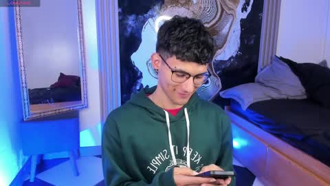  A L E X  online show from April 1, 4:36 am