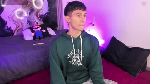  A L E X  online show from February 17, 3:16 am