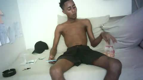 kinkybby_ online show from March 9, 9:46 am