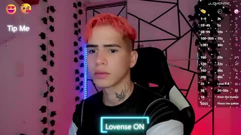 kiss_whitee online show from May 30, 3:28 am