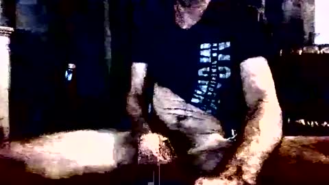 kit_walker101 online show from April 11, 12:31 pm