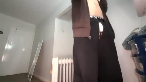 kiwibulge123 online show from June 26, 7:33 am