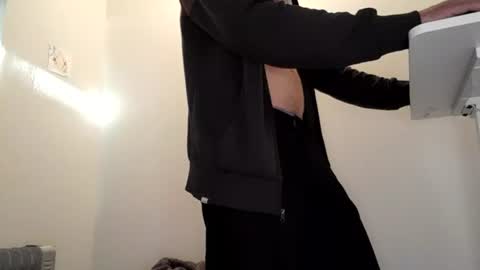 kiwibulge123 online show from June 29, 4:18 am