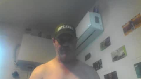 kiwiguy19773 online show from April 5, 3:36 am