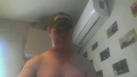 kiwiguy19773 online show from April 1, 11:24 pm
