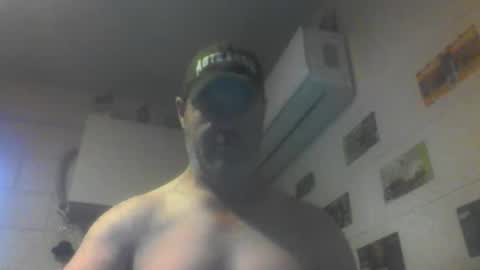 kiwiguy19773 online show from April 23, 8:11 pm