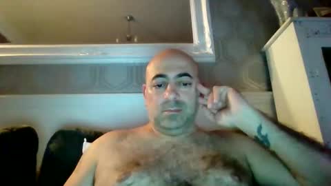 Snapshot of knickerwhipper chatting on December 15, 2:19 am knickerwhipper online show from December 15, 2:19 am