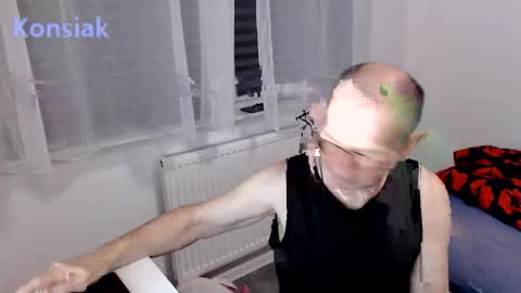 Komsiak online show from January 5, 6:00 pm