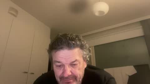 kovapoika online show from October 14, 6:04 pm