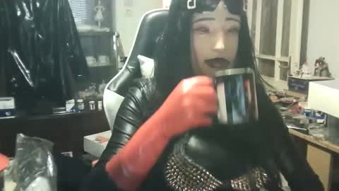 LatexPeti online show from April 11, 11:25 am