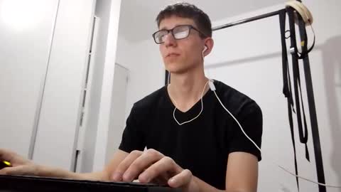 Facu online show from December 23, 11:08 am