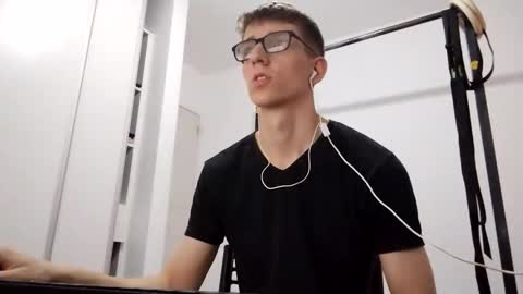 Facu online show from December 14, 3:41 pm