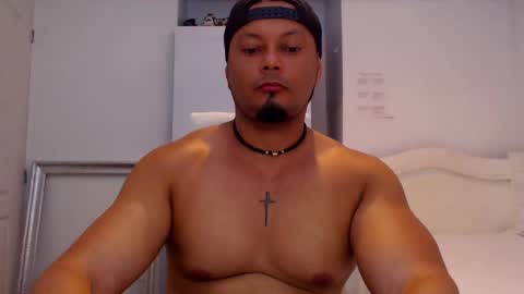 Kristian Mendoza online show from October 14, 9:44 pm