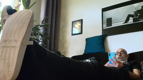 krummersaebel online show from April 13, 4:40 pm