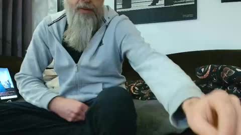 krummersaebel online show from February 10, 7:40 pm