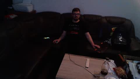 Snapshot of kryptoni18435 chatting on January 24, 2:49 am Tommy online show from January 24, 2:49 am