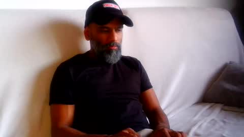 Ohm. online show from April 17, 11:40 pm