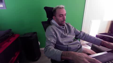 kuruptxxx online show from December 18, 6:57 pm