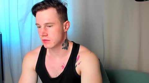 Snapshot of kyle_4u chatting on January 29, 5:51 am Kyle online show from January 29, 5:51 am