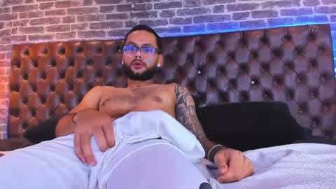 ---kylee--- online show from April 15, 7:58 pm