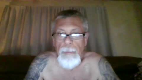 laidbackluxury online show from July 15, 8:21 am