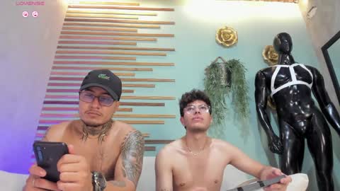 Lance  Max  online show from April 9, 6:19 am