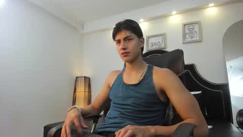 Snapshot of landercruz chatting on October 21, 5:43 am landercruz online show from October 21, 5:43 am