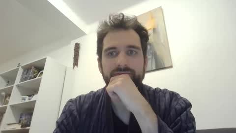 laraaan online show from November 26, 6:55 pm