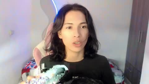 larry online show from April 8, 9:23 pm