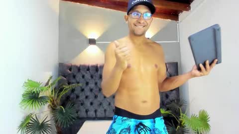 LARRY online show from January 15, 2:20 pm