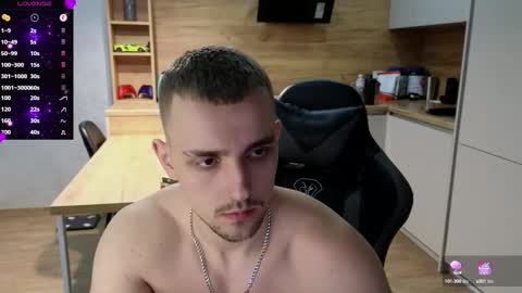 Snapshot of larstar01 chatting on March 5, 11:38 pm Lars online show from March 5, 11:38 pm