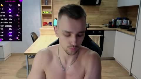 Snapshot of larstar01 chatting on February 21, 12:27 am Lars online show from February 21, 12:27 am