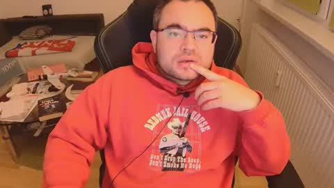 latexboy893 online show from November 29, 6:43 pm